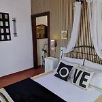 La Maison De Jardin Pensión 4*
