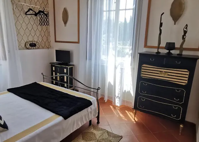 Guest house La Maison De Jardin